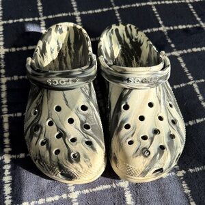 CROCS Camouflage Pattern Clogs